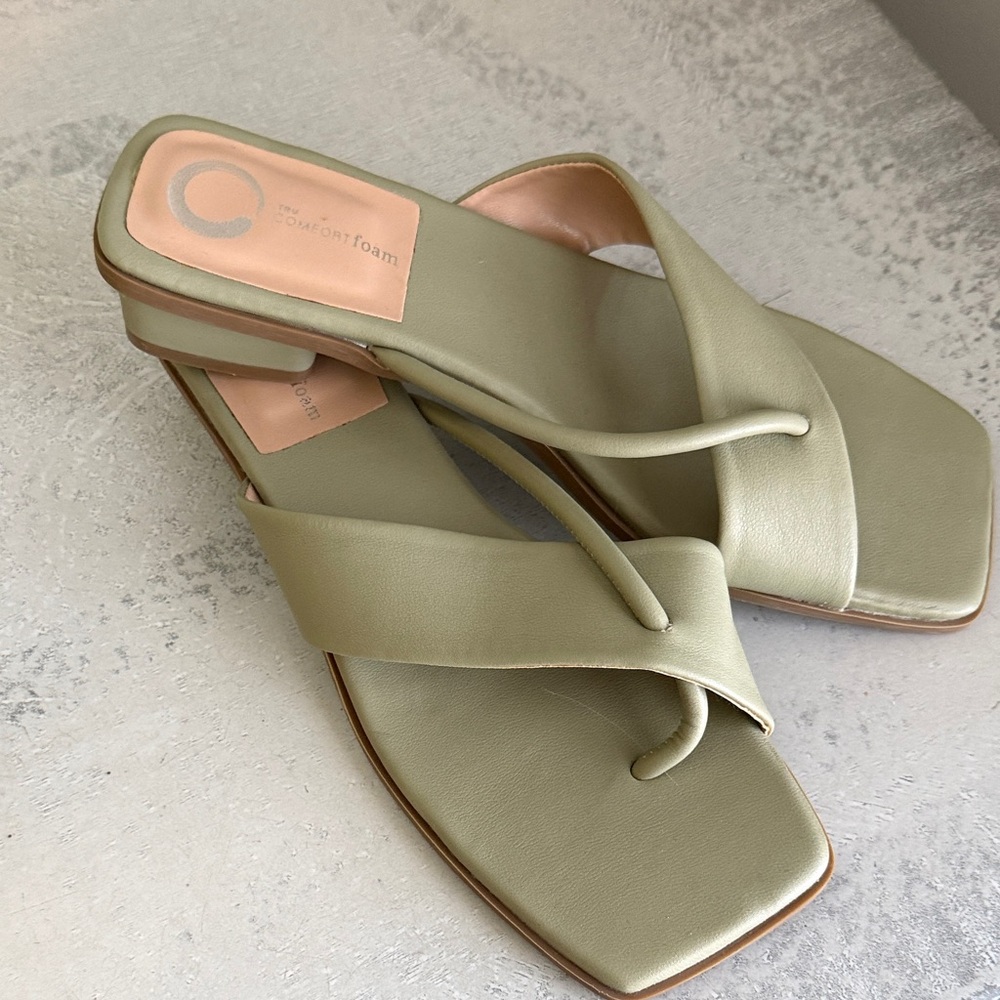 Square Toe Women's Thong Sandals - Sage Green